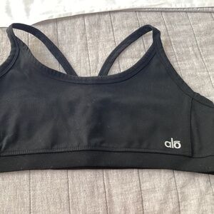 alo Coolfit light support sports bra in size M/L